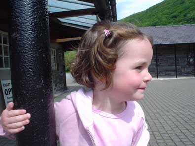 lottie sniffing